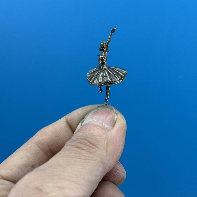 Metal Brass Dream Tech Ballet  - Tech Girl Accessories reseña y precio